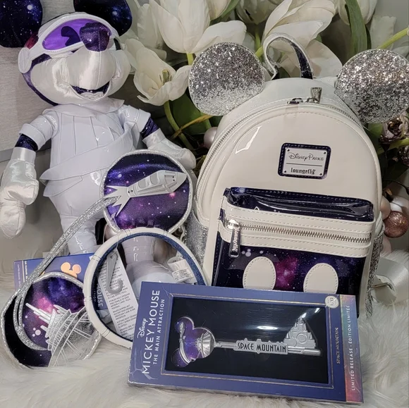 Set of 4 piece!Mickey Mouse Main Attraction! BAG! PLUSH! EARS! KEY!All new - Picture 8 of 11